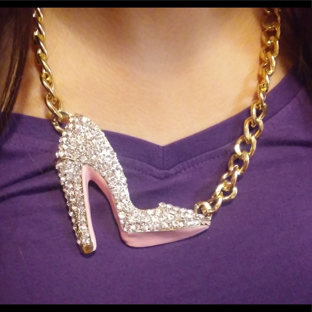 Stiletto necklace